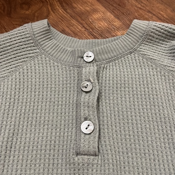 button up knit shirt - Picture 2 of 2